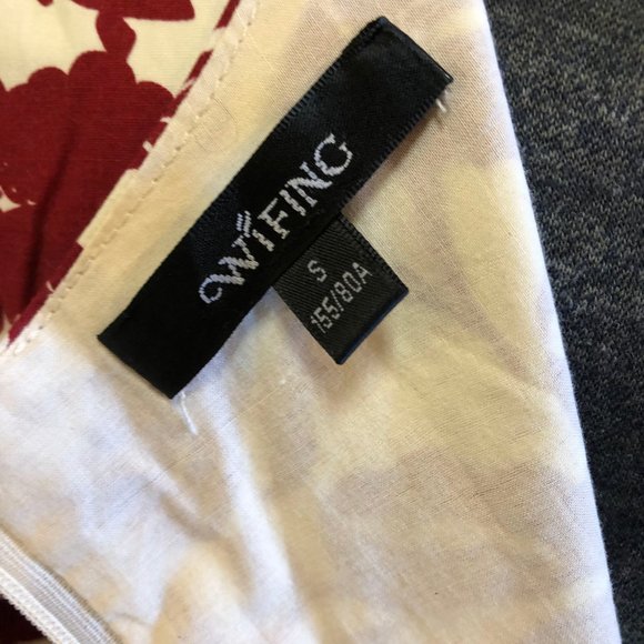 Women's Red and White Dress With Pockets - Picture 8 of 8